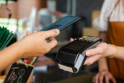 mobile-payment-systems:-a-comprehensive-guide-to-their-role-in-the-global-economy-and-future-trends